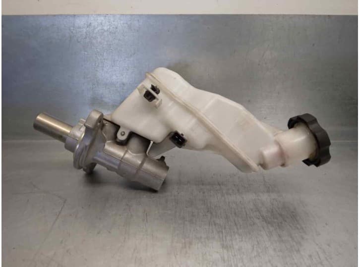 Recambio de bomba freno para kia carens iv 1.7 crdi referencia OEM IAM 58510A4800 2