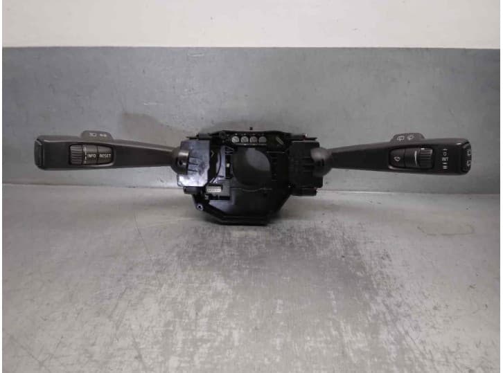 Recambio de mando luces para volvo v50 (545) 2.0 d referencia OEM IAM 31313108