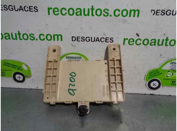 Recambio de caja reles / fusibles para lexus rx (_u3_) 300 (mcu35_) referencia OEM IAM CB0PV71 2