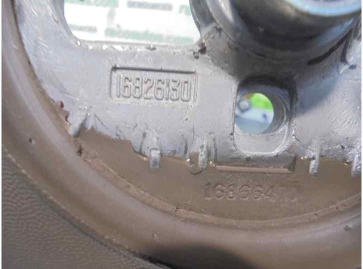 Recambio de volante para cadillac srx 3.6 referencia OEM IAM P10393266 25745009 6