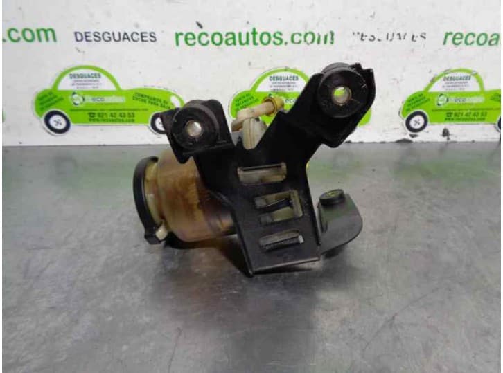 Recambio de deposito servo para lexus rx (_u3_) 300 (mcu35_) referencia OEM IAM 3