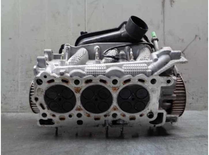Recambio de culata para jaguar s-type ii (x200) 2.7 d referencia OEM IAM C2C19492  FOMOCO 9