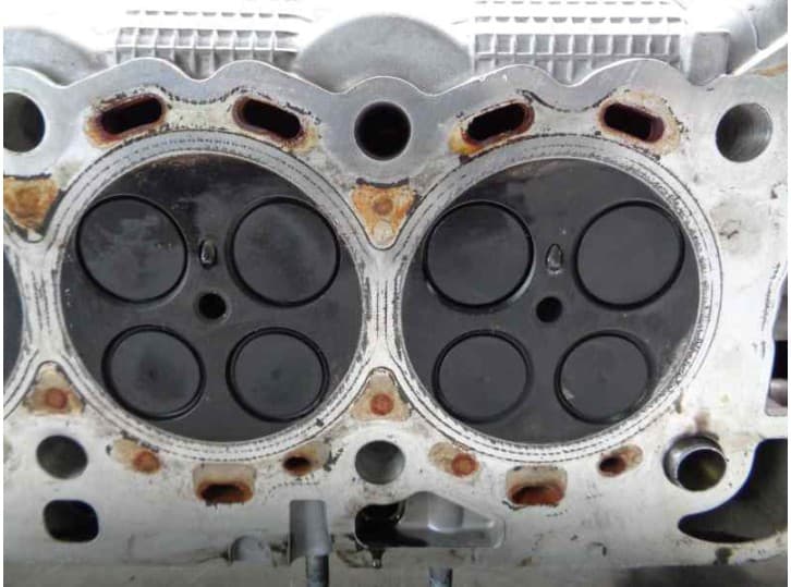 Recambio de culata para jaguar s-type ii (x200) 2.7 d referencia OEM IAM C2C19492  FOMOCO 10