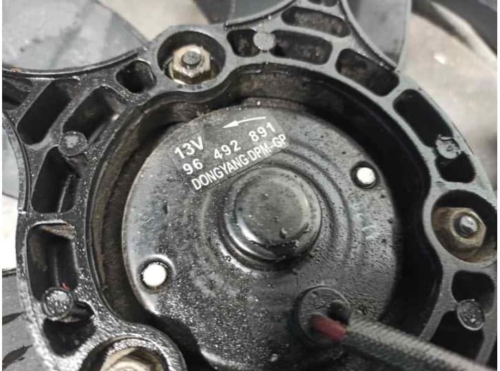 Recambio de electroventilador para chevrolet evanda 2.0 referencia OEM IAM 96492891 4