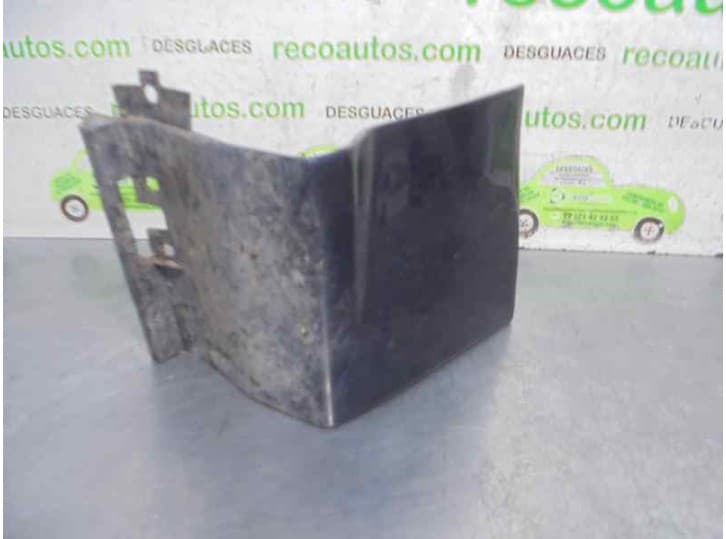 Recambio de molduras delanteras para cadillac srx 3.6 referencia OEM IAM 614704195