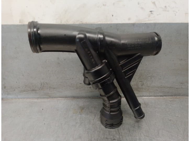 Recambio de tubo para seat leon st (5f8) 1.6 tdi referencia OEM IAM 04L121071E