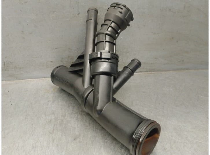 Recambio de tubo para seat leon st (5f8) 1.6 tdi referencia OEM IAM 04L121071E 3