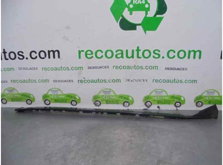 Recambio de molduras delanteras para cadillac srx 3.6 referencia OEM IAM 614704195 3