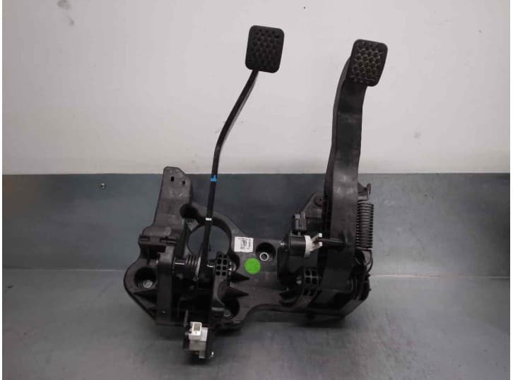 Recambio de juego pedales para opel karl (c16) 1.0 referencia OEM IAM 42388890