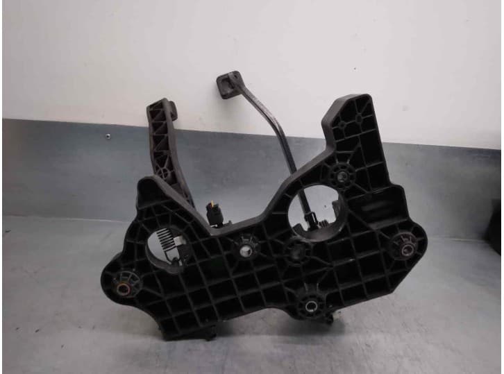 Recambio de juego pedales para opel karl (c16) 1.0 referencia OEM IAM 42388890 2