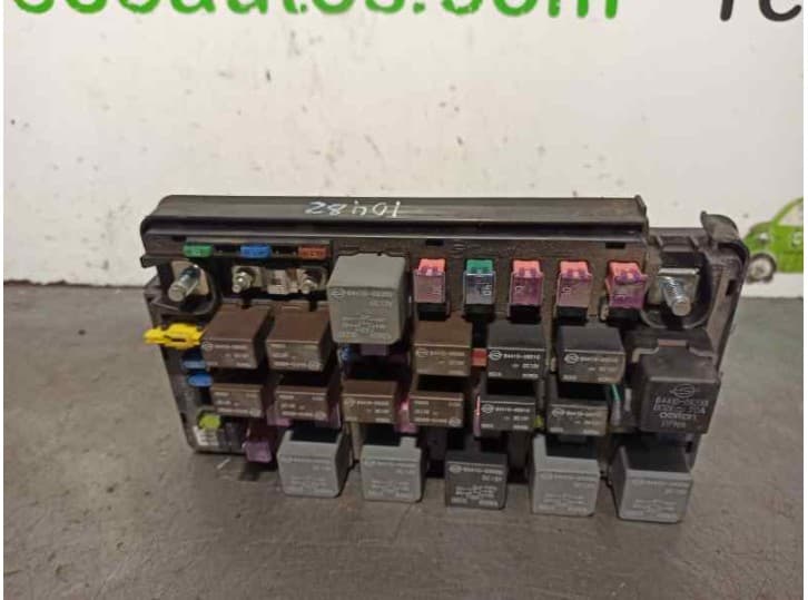 Recambio de caja reles / fusibles para ssangyong kyron 2.0 xdi referencia OEM IAM AK6084