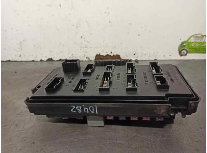 Recambio de caja reles / fusibles para ssangyong kyron 2.0 xdi referencia OEM IAM AK6084 2