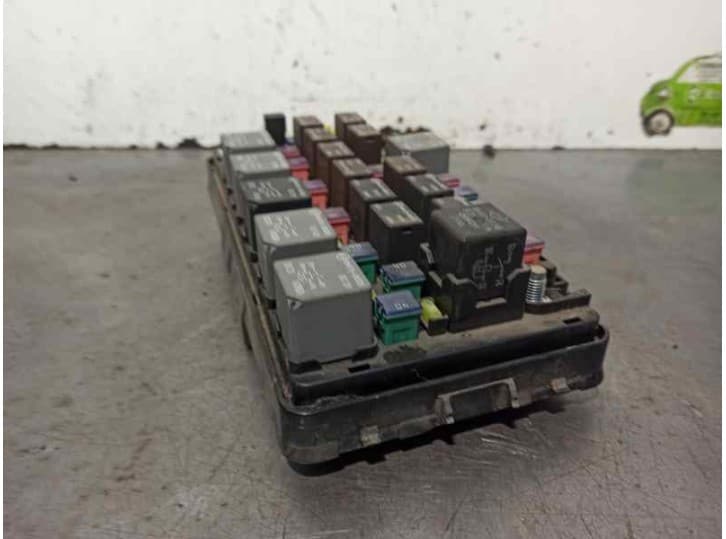 Recambio de caja reles / fusibles para ssangyong kyron 2.0 xdi referencia OEM IAM AK6084 5