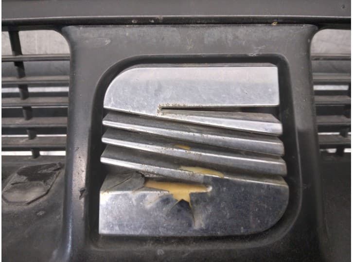 Recambio de rejilla delantera para seat toledo i (1l2) 1.8 i referencia OEM IAM 1L0853653 4