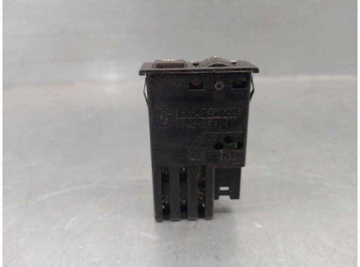 Recambio de mando para bmw 5 (e39) 525 tds referencia OEM IAM 61318352259 03055000 2