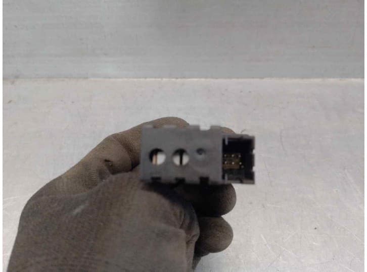 Recambio de mando para bmw 5 (e39) 525 tds referencia OEM IAM 61318352259 03055000 3