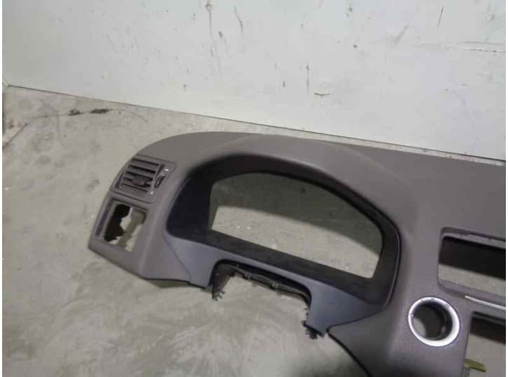 Recambio de salpicadero para volvo c30 (533) d5 referencia OEM IAM  GRIS 2