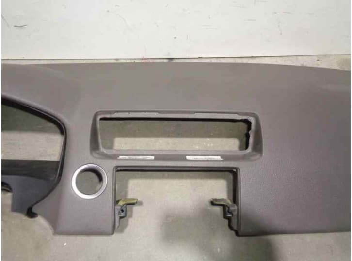 Recambio de salpicadero para volvo c30 (533) d5 referencia OEM IAM  GRIS 3