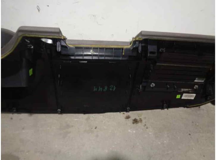Recambio de salpicadero para volvo c30 (533) d5 referencia OEM IAM  GRIS 7