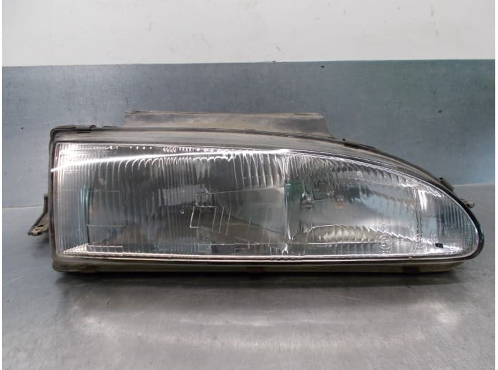 Recambio de faro derecho para hyundai s coupe (slc) 1.5 i referencia OEM IAM 9210623241