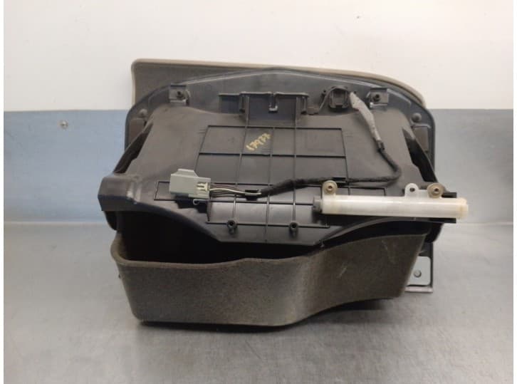 Recambio de guantera para jaguar s-type ii (x200) 2.7 d referencia OEM IAM 2R83F61A10A 2