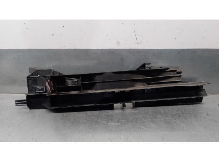Recambio de moldura para bmw x5 (e70) xdrive 30 d referencia OEM IAM 7799761 R7001001 5