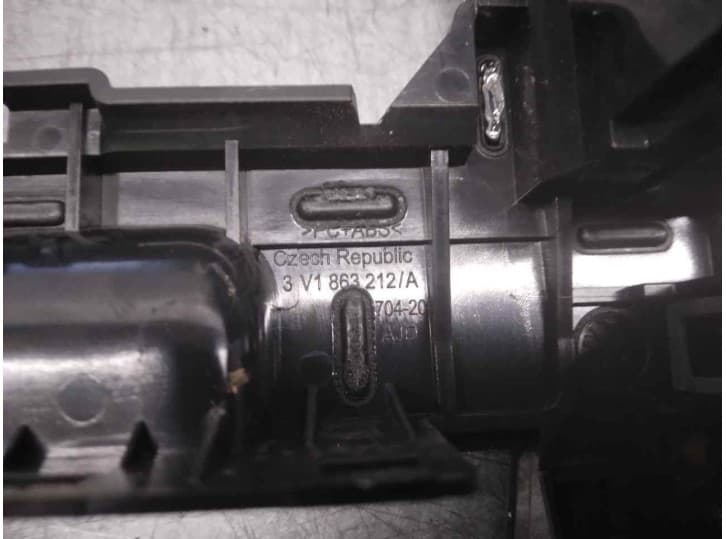 Recambio de moldura para skoda superb iii (3v3) 2.0 tdi referencia OEM IAM 3V1863212A 4