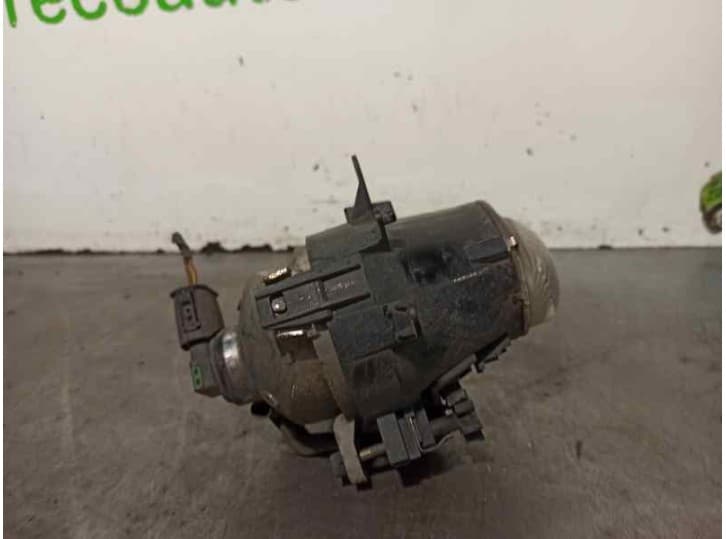 Recambio de faro antiniebla derecho para bmw 3 (e46) 320 d referencia OEM IAM EEC72T 2