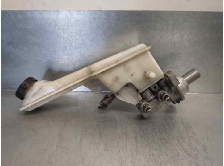 Recambio de bomba freno para opel karl (c16) 1.0 referencia OEM IAM 452119