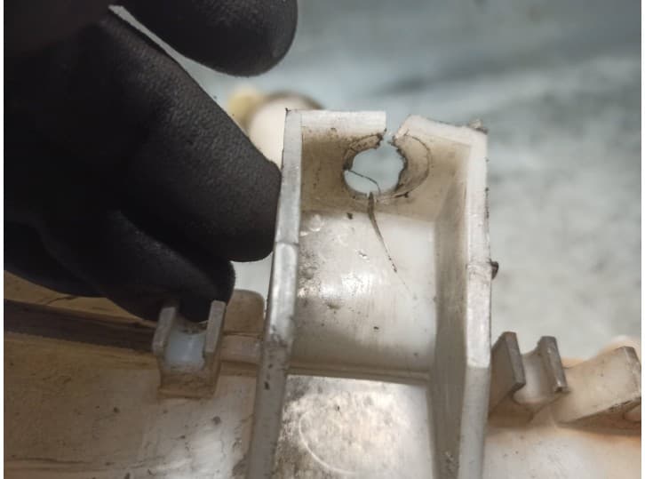 Recambio de deposito limpia para nissan primera (p10) 1.6 referencia OEM IAM 2891070J00 8