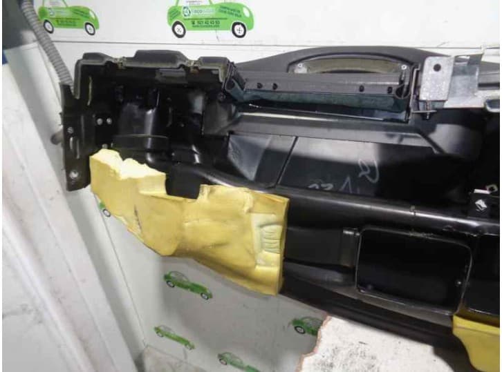 Recambio de salpicadero para bmw 7 (e38) 725 tds referencia OEM IAM  NEGRO 9
