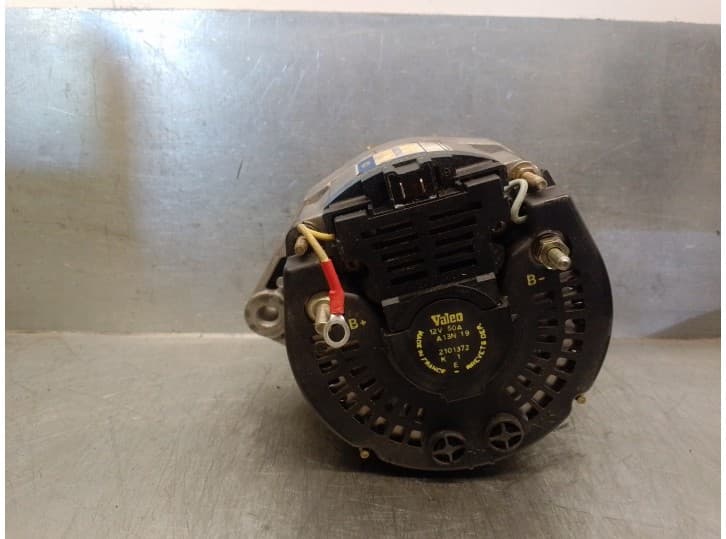 Recambio de alternador para renault trafic referencia OEM IAM A13N19 2101372 VALEO 2