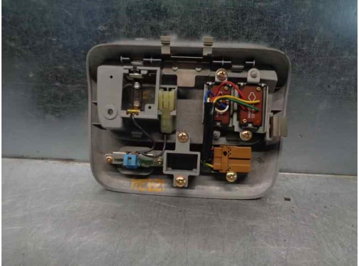 Recambio de luz interior para subaru legacy ii (bd) 2.5 i 4wd (bd9) referencia OEM IAM 2