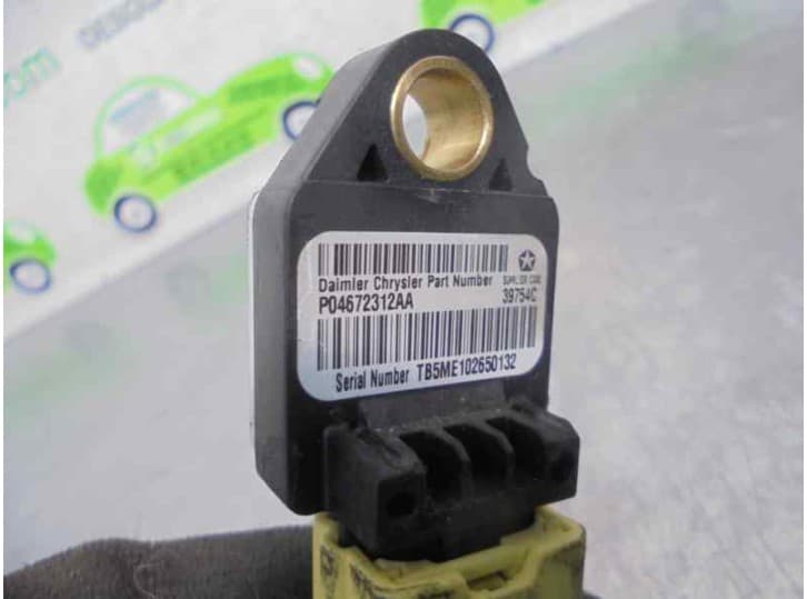 Recambio de sensor airbag para dodge caliber 1.8 referencia OEM IAM P04672312AA 3