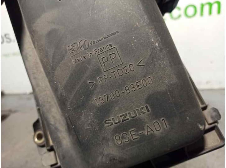 Recambio de filtro aire para opel agila a (h00) 1.0 12v (f68) referencia OEM IAM 1370083E00 8