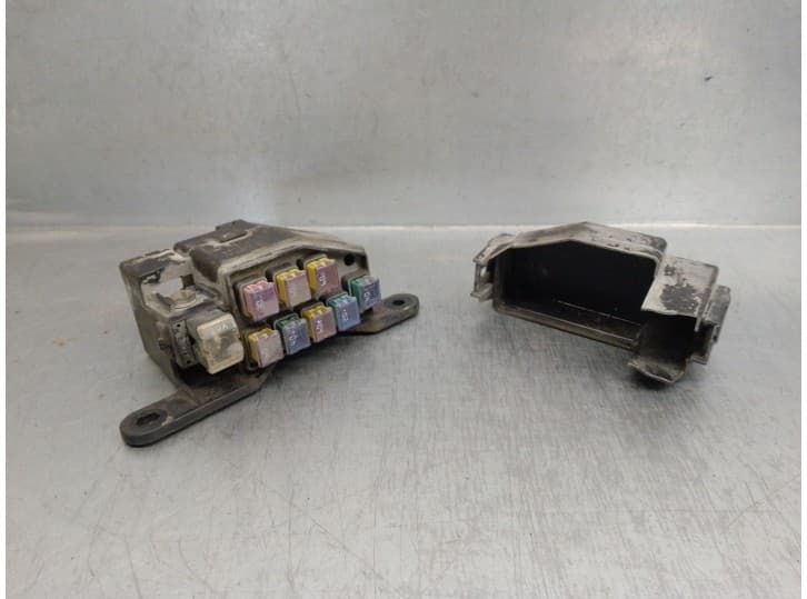 Recambio de caja reles / fusibles para ford ranger (et) 2.5 tddi referencia OEM IAM 1454421