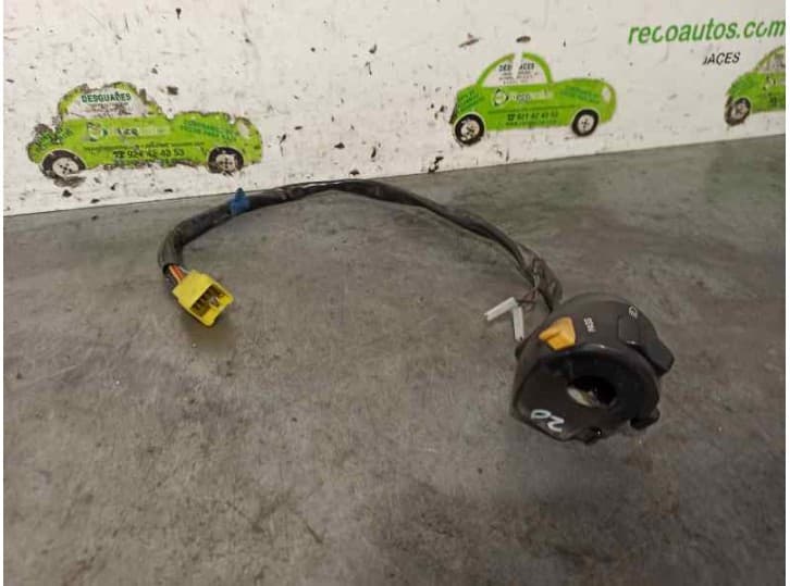 Recambio de mando luces para suzuki an 400 / burgman referencia OEM IAM 37418 PIÑA 3