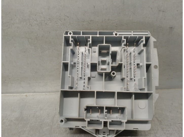 Recambio de caja reles / fusibles para fiat punto (188_) 1.4 referencia OEM IAM 46835595 2