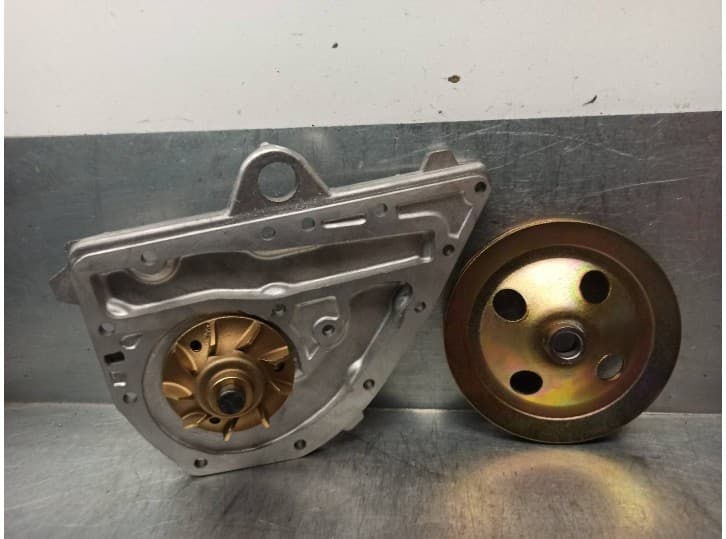 Recambio de bomba agua para renault 18 referencia OEM IAM 7701460698  AIRTEX 2