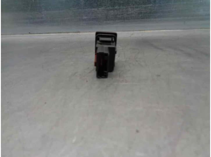 Recambio de mando para toyota auris (_e15_) 1.4 d-4d (nde150_) referencia OEM IAM 15C032 2