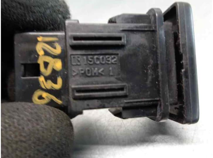 Recambio de mando para toyota auris (_e15_) 1.4 d-4d (nde150_) referencia OEM IAM 15C032 3