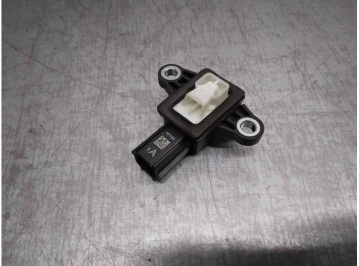 Recambio de sensor impacto para kia carens iv 1.7 crdi referencia OEM IAM 95920A4050