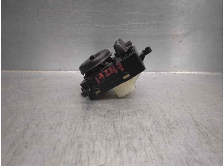 Recambio de mando retrovisor para kia carens iv 1.7 crdi referencia OEM IAM 93540A4000 2