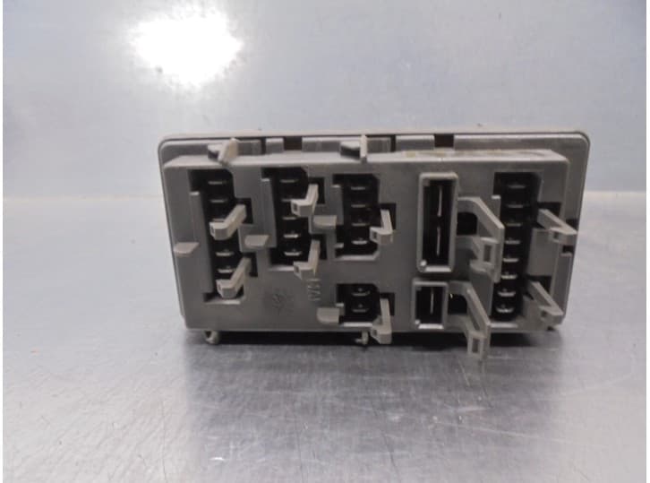 Recambio de caja reles / fusibles para citroën zx (n2) 1.9 d referencia OEM IAM 9567793680 2