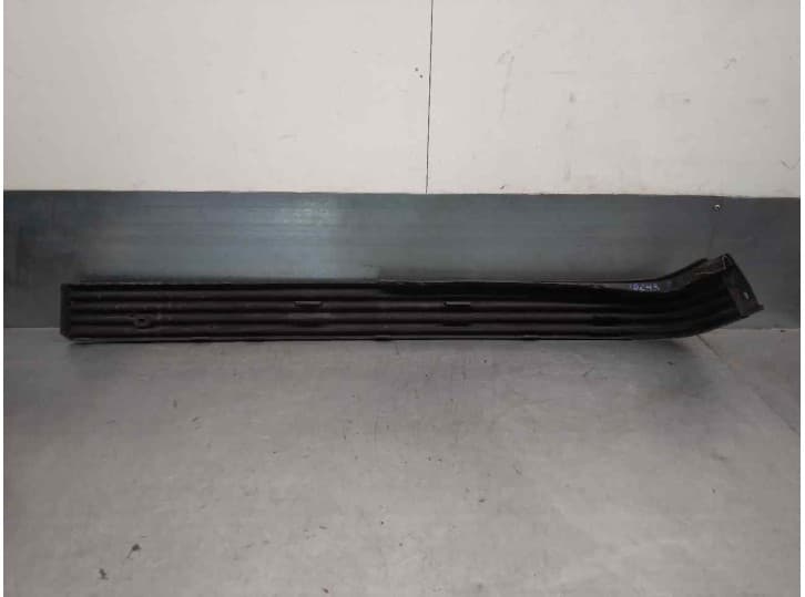 Recambio de molduras traseras para renault fuego 2.0 referencia OEM IAM 4678747 2