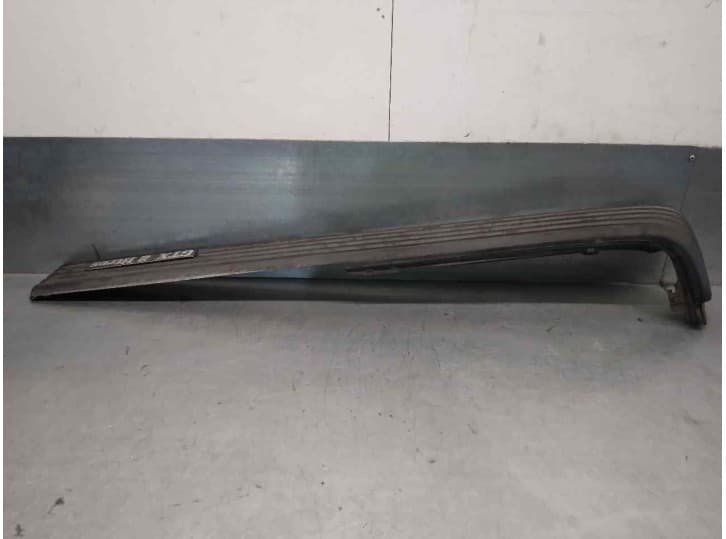 Recambio de molduras traseras para renault fuego 2.0 referencia OEM IAM 4678747 3
