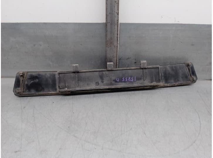 Recambio de embellecedor para renault r-4 f6a furgoneta referencia OEM IAM 688 3