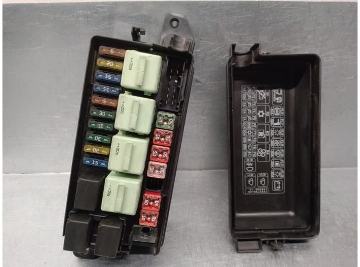 Recambio de caja reles / fusibles para mini mini (r50, r53) one referencia OEM IAM 1480790