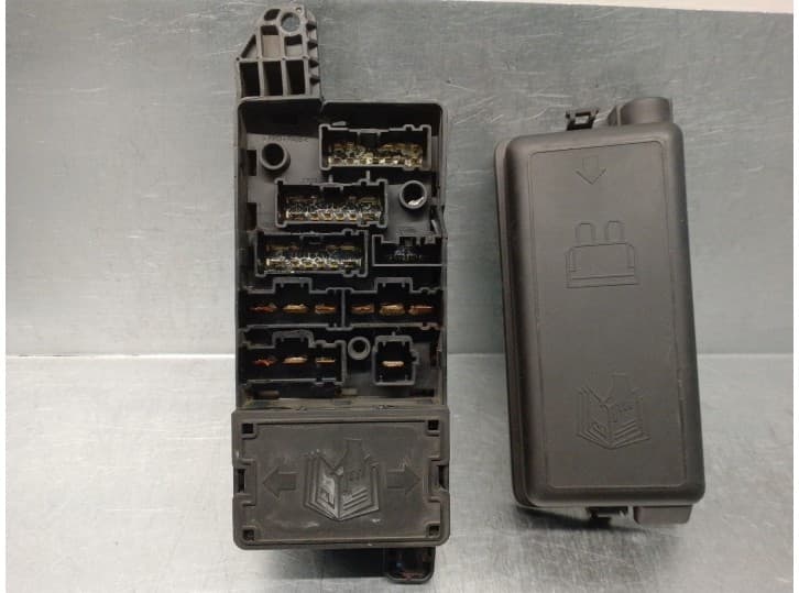 Recambio de caja reles / fusibles para mini mini (r50, r53) one referencia OEM IAM 1480790 2