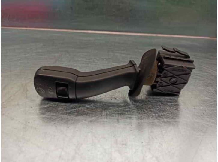 Recambio de mando limpia para bmw 7 (e38) 725 tds referencia OEM IAM 8352013 01200900 LUK